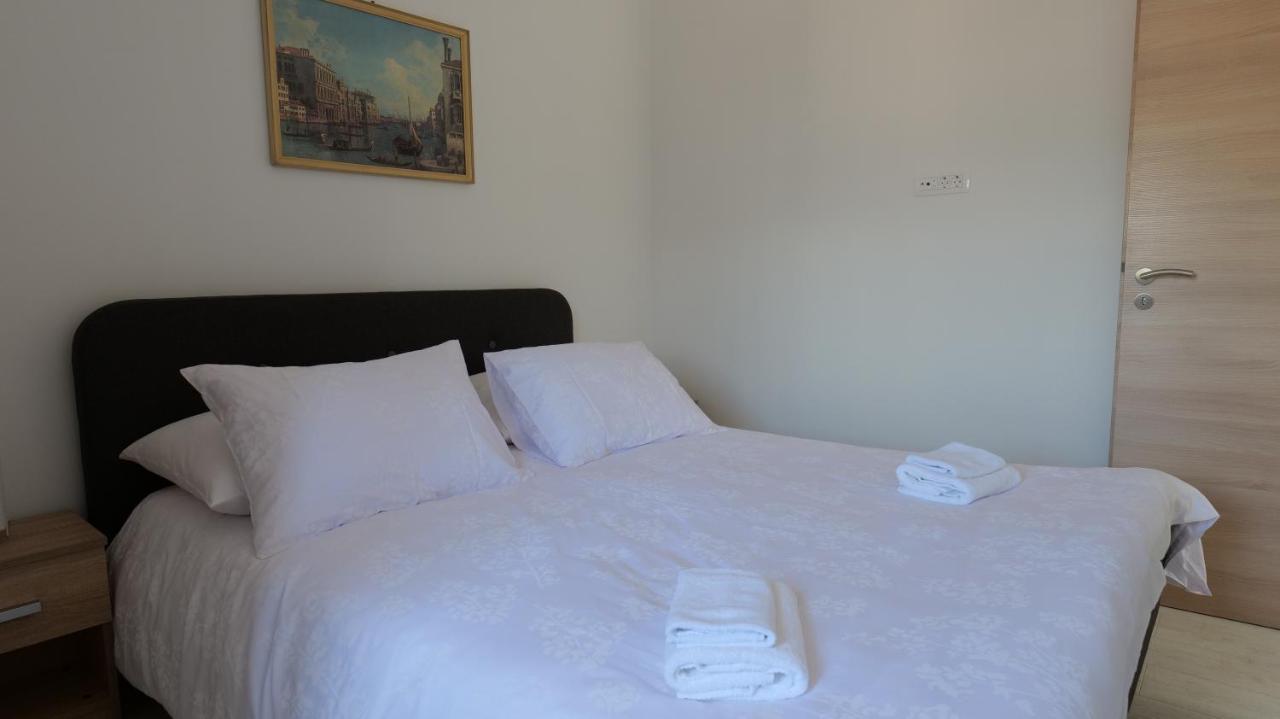 Apartmani Miki Split Bagian luar foto