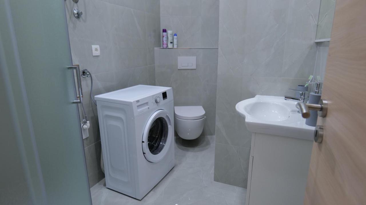 Apartmani Miki Split Bagian luar foto