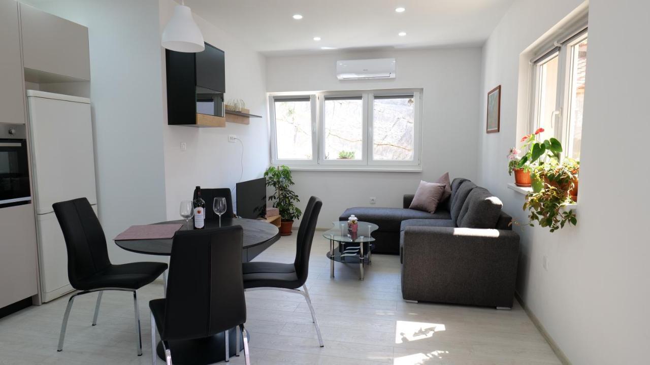 Apartmani Miki Split Bagian luar foto