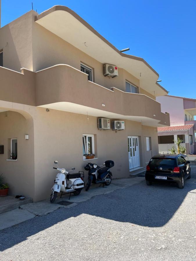 Apartmani Miki Split Bagian luar foto